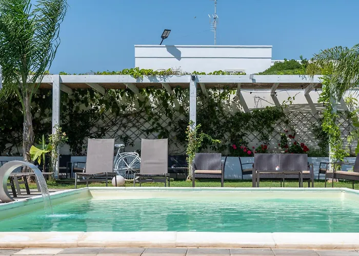 Villa Leonardo San Foca - Room, Pool & Restaurant