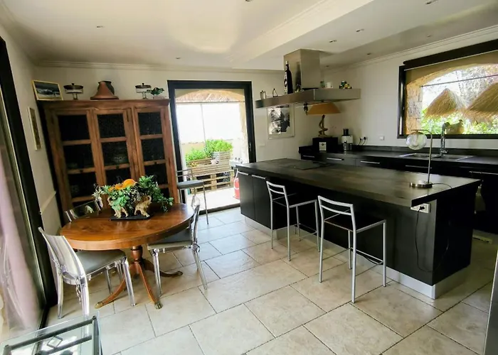 Mas De La Coste Bed & Breakfast Fayence