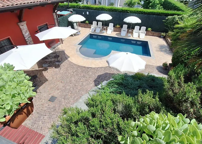 Villa Laura Rooms&Pool Fossano