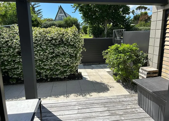 Admiral Waters Bed & Breakfast Cooks Beach