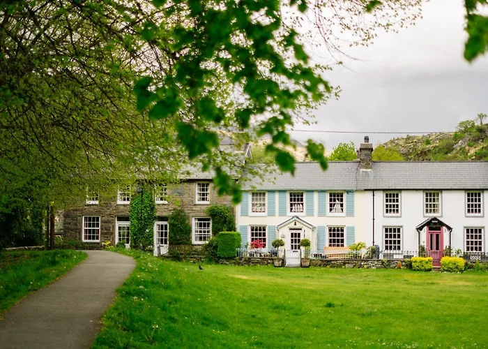 Ty Afon - River House