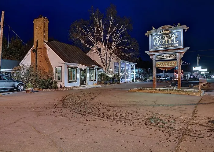 Colonial Motel And Spa