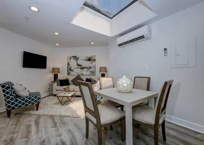 Dupont Circle-Suite 7Kalorama Luxury Apartment
