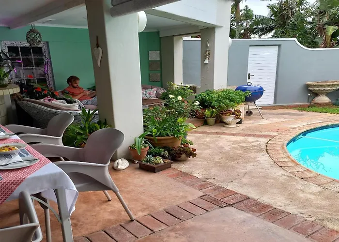 Villa Roc Guesthouse - Pet Friendly Ballito