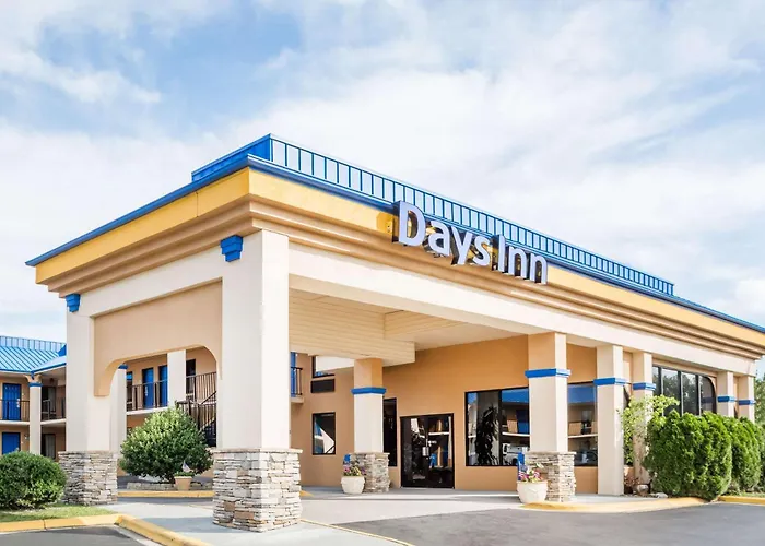 Days Inn By Wyndham Hendersonville