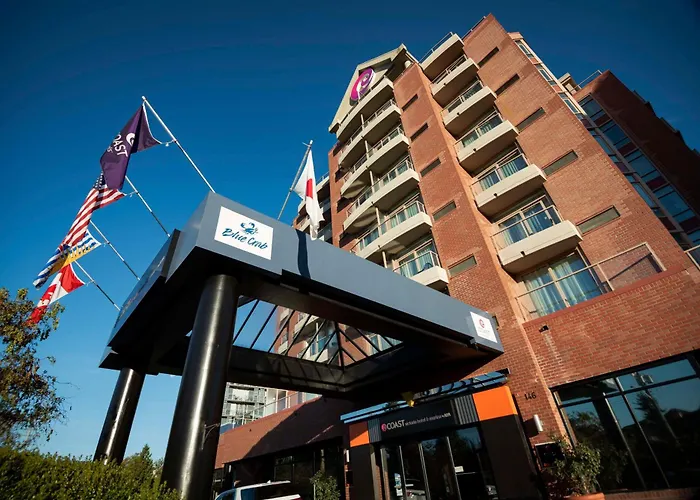 Coast Victoria Hotel & Marina By Apa