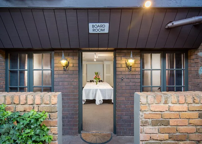 Adelaide Inn
