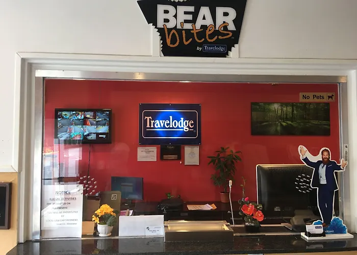 Travelodge By Wyndham Bay Shore Long Island