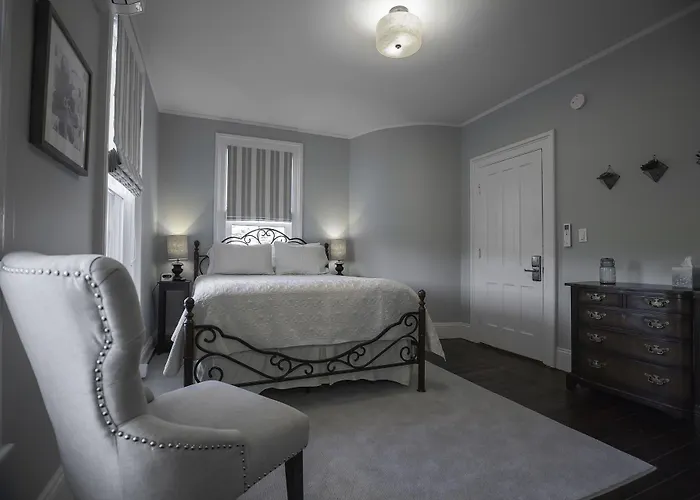 Homestead Inn New Milford