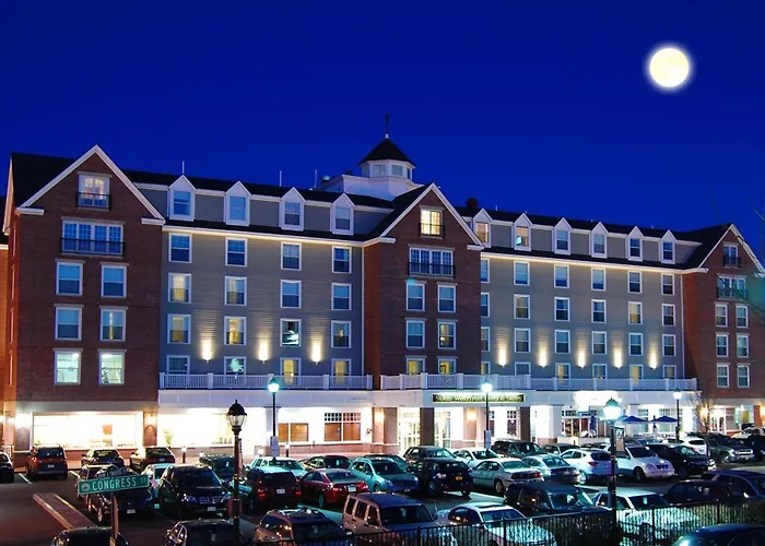 Salem Waterfront Hotel & Suites
