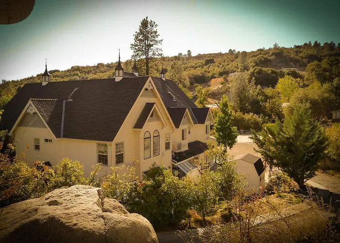 Hounds Tooth Inn