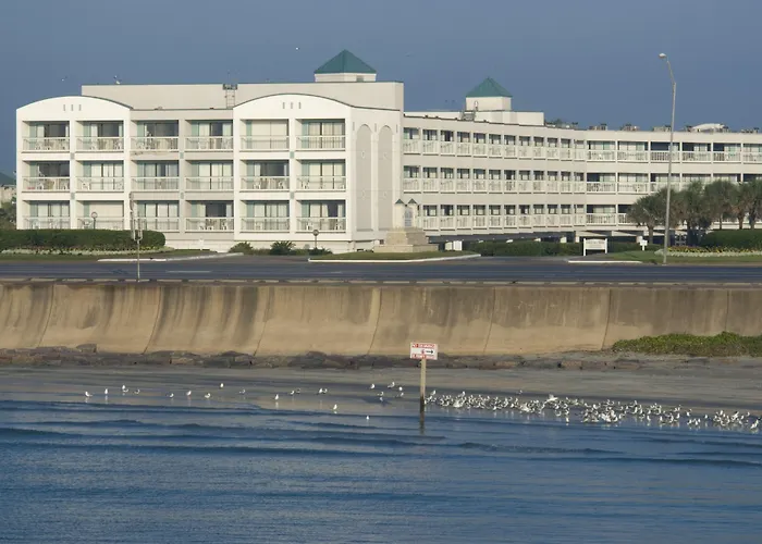 Casa Del Mar Beachfront Suites