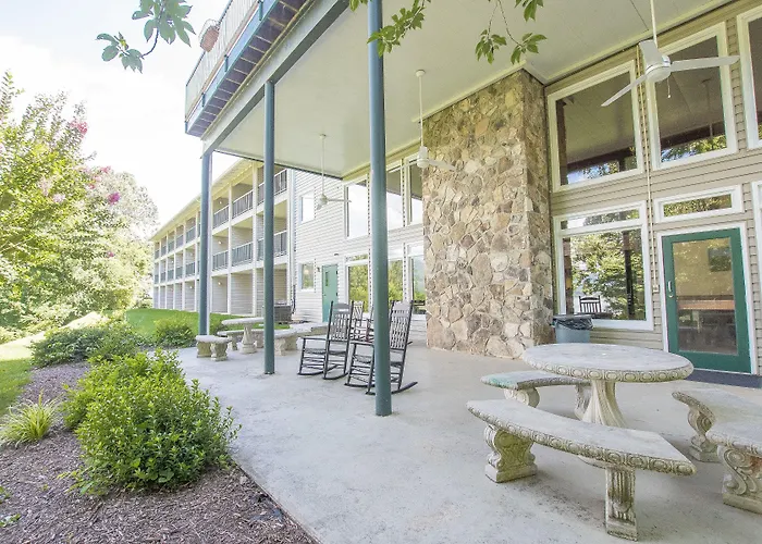 Lake Chatuge Lodge