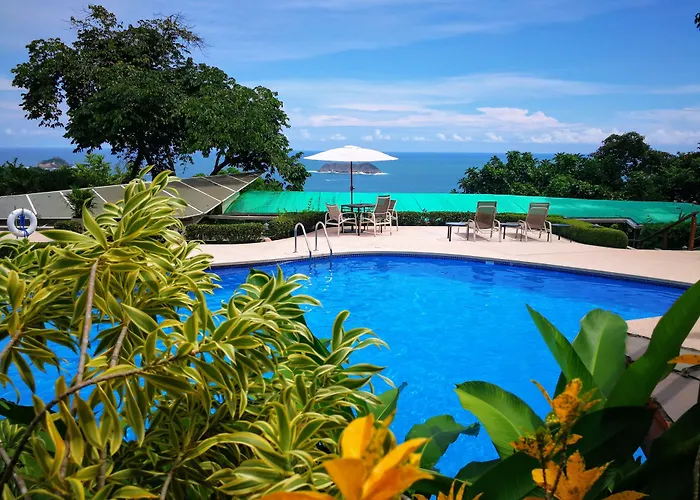 Si Como No Resort & Wildlife Refuge