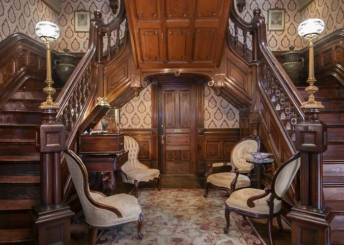 The Empress Of Little Rock Bed & Breakfast