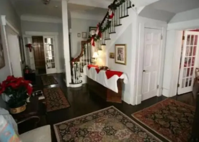 Six Acres Bed And Breakfast Cincinnati