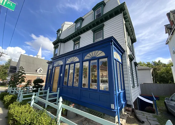 Fort Pl B&B And Gallery