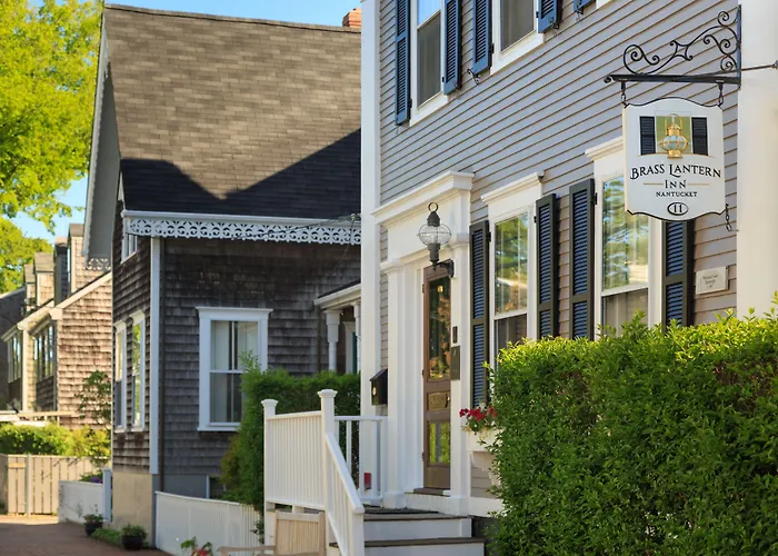Brass Lantern Inn