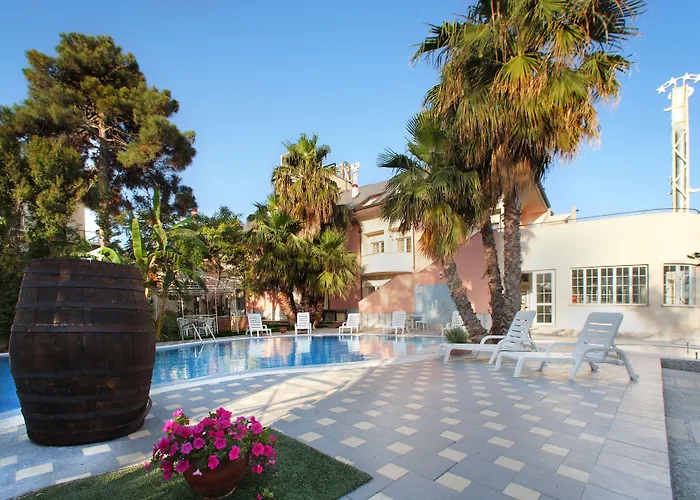 Regent Beach Hotel & Apartments