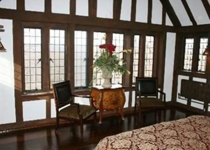 The Castle At Skylands Manor