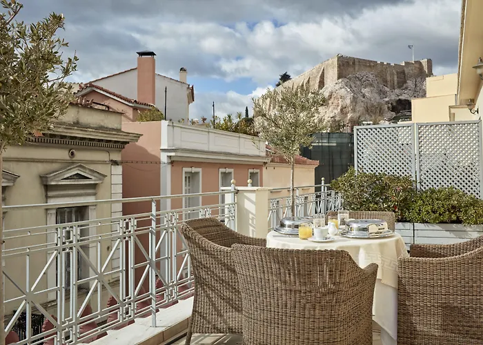 Ava Hotel And Suites