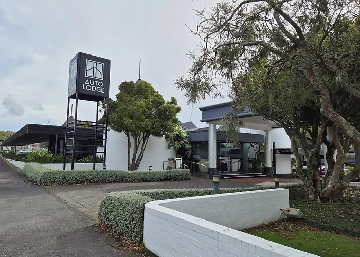 Auto Lodge