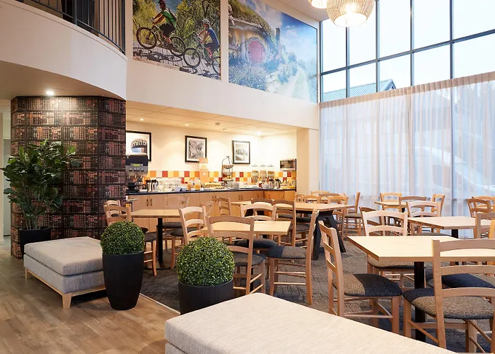 Ventura Inn & Suites Hamilton