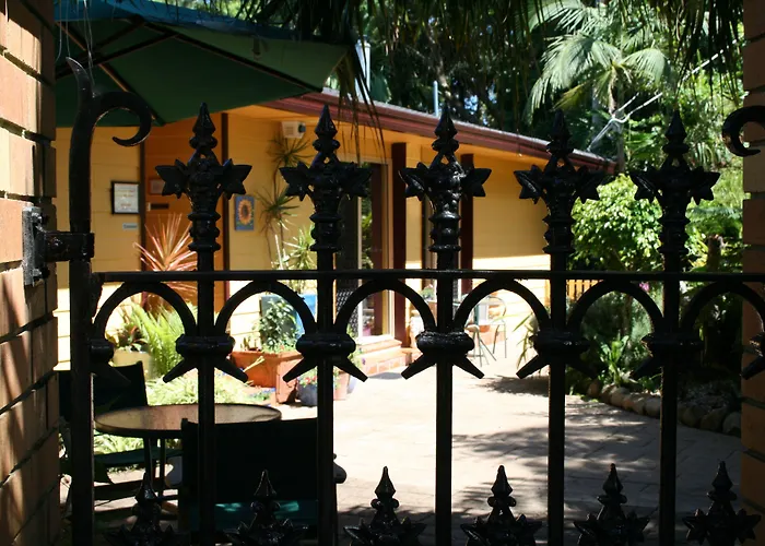 Avocado Sunset Bed & Breakfast