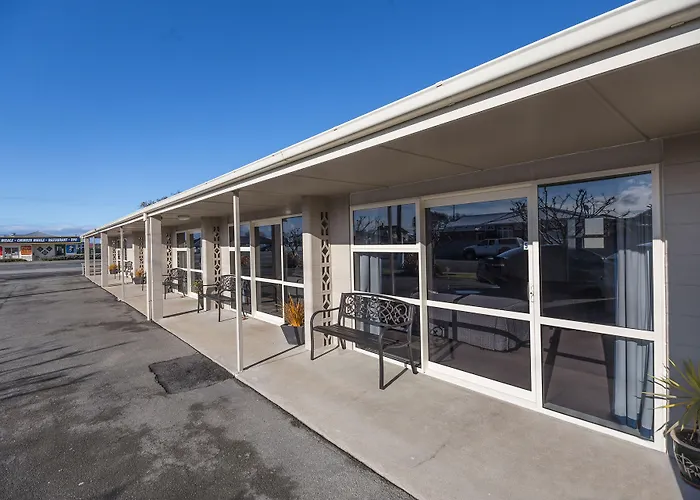 Aaa Thames Court Motel