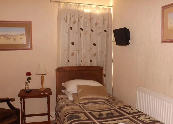 Cedar House B&B