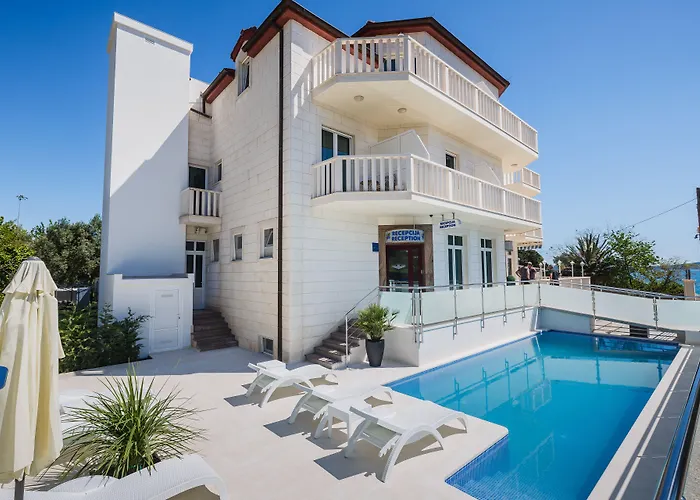 Hotel Riva Kastela With Swimming Pool