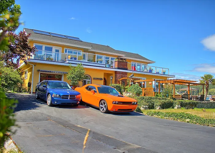 Birds Of A Feather Victoria Oceanfront Studio Suites Colwood