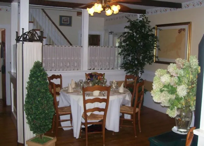 Youngtown Inn Lincolnville