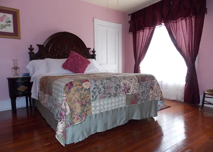 The Ann Stevens House Bed & Breakfast Cassadaga
