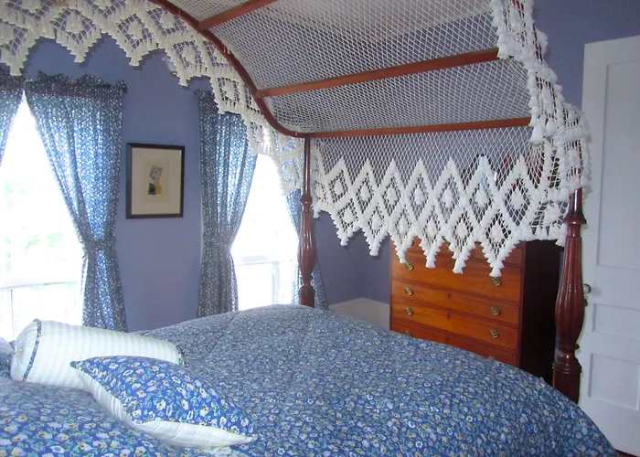 Oakcliff Bed And Breakfast