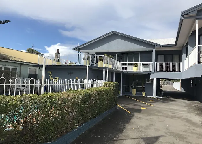 Lakeview Motor Inn