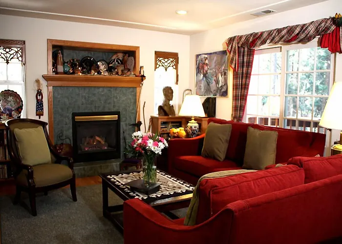 Mccaffrey House Bed And Breakfast Inn