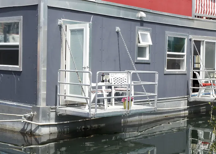 A Float Home B&B In Fisherman'S Wharf