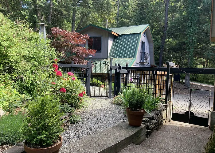 Salt Spring Carriage House B&B Ganges