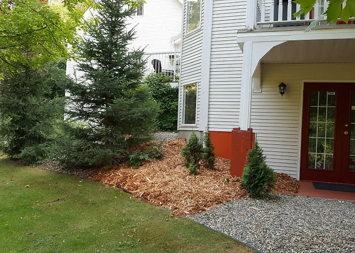 The Inn At The Ninth Hole Bed & Breakfast Salmon Arm