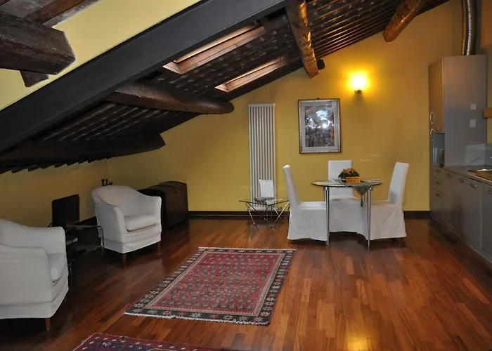 Piazza Nova Guest House