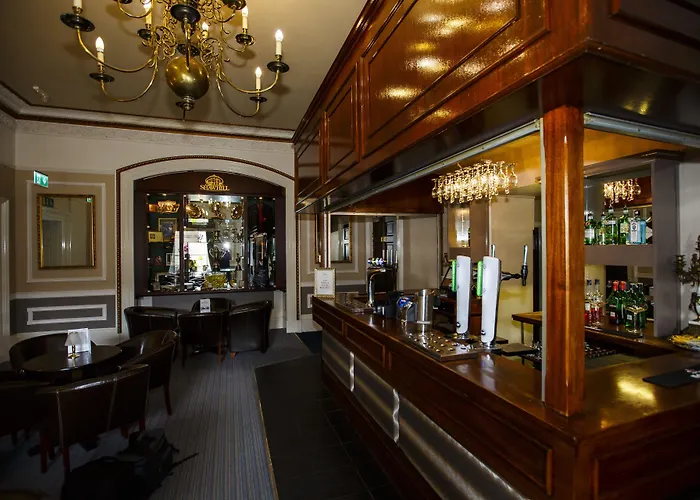 Shaw Hill Hotel Golf And Country Club