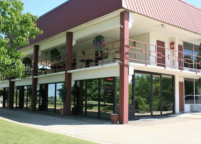 Passion Play Road Inn - Formerly Statue Road Inn
