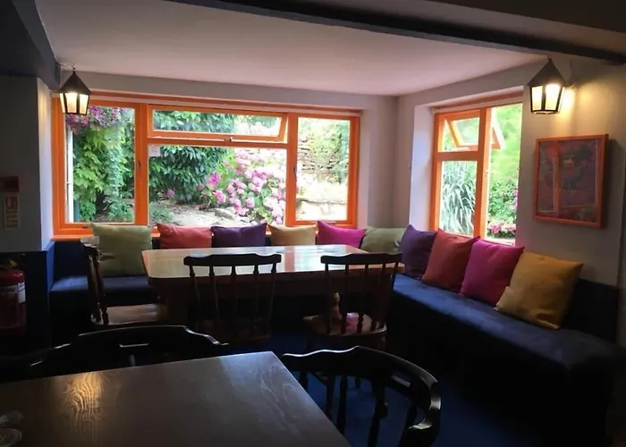 Phelips Arms Bed & Breakfast Montacute