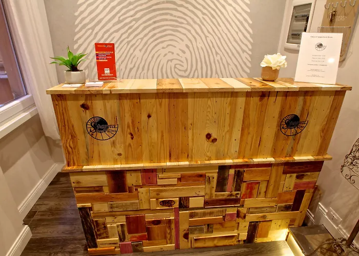 Spagna Secret Rooms