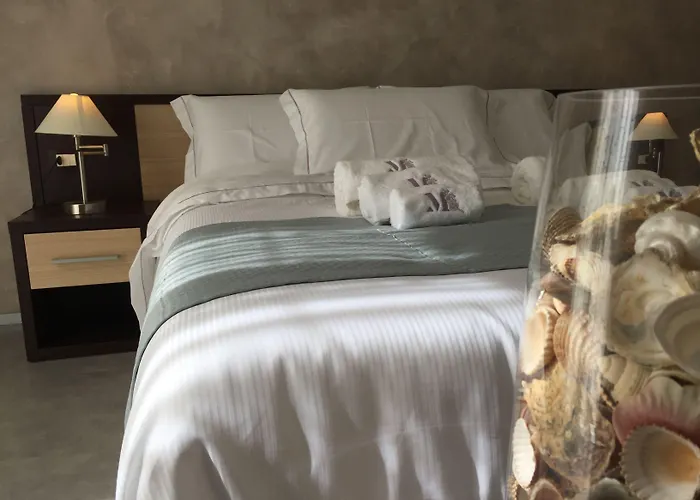 Marricriu Beb Rooms And Pool Avola