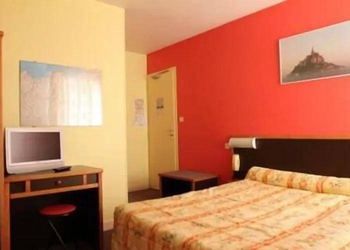 Logis Hotel Et Restaurant La Tour Brette