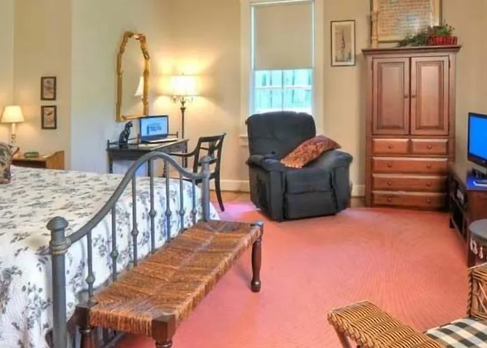 Central Hotel Bed And Breakfast New Haven
