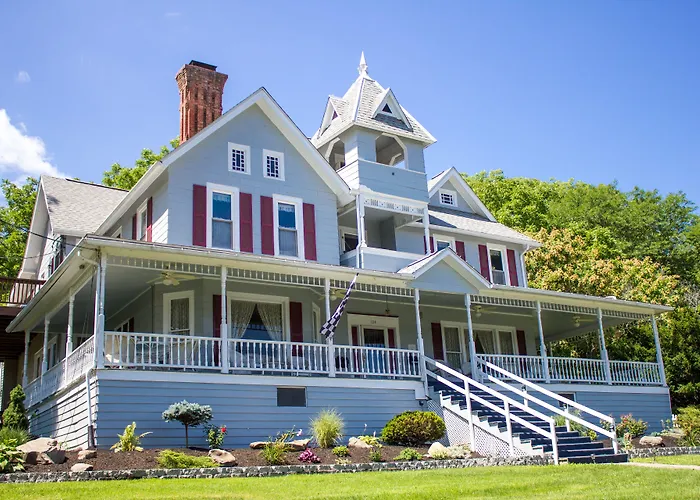 Hudson Manor