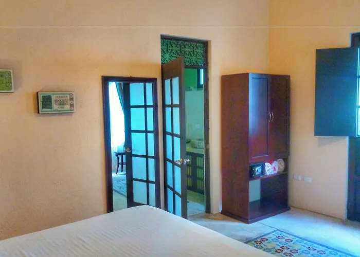Bed and Breakfast Casa Dos Lirios  Mérida